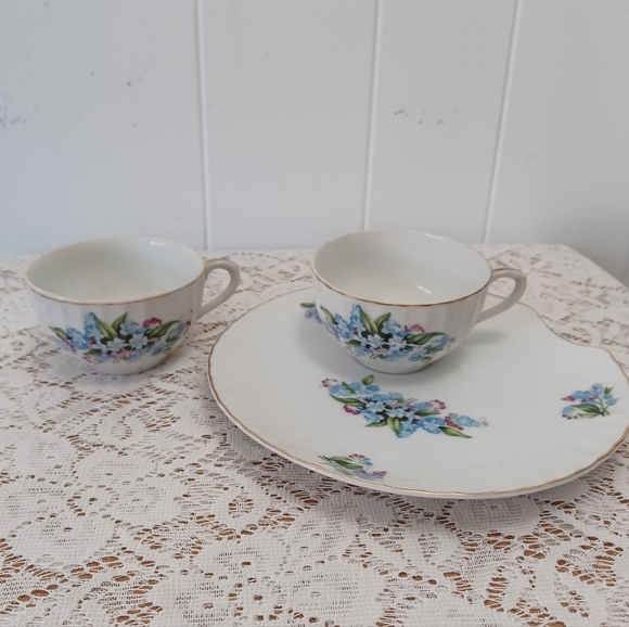 Vintage Other - 2 Tea Cups And Plate
